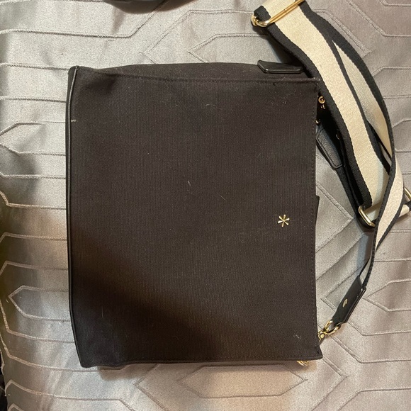 Purses barely used - Picture 2 of 8